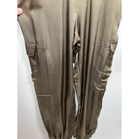 Cinq a Sept Green Jumpsuit with Elegant Design - Picture 7 of 9